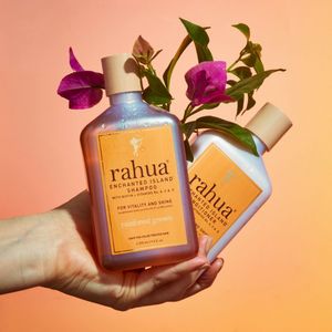 Video post by @RahuaBeauty on Facebook