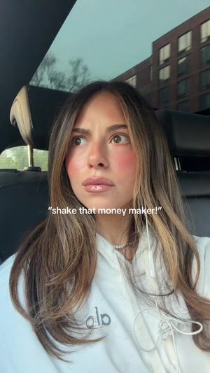 Video post by @anyaweitz on TikTok