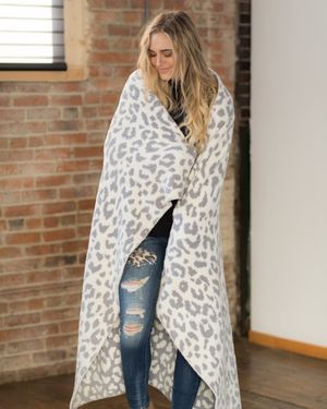 Image post by @shopfillyflair on Instagram