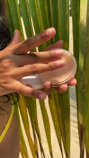 Video post by @RahuaBeauty on Facebook