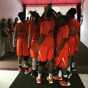 Image post by @uvawomenshoops on Instagram
