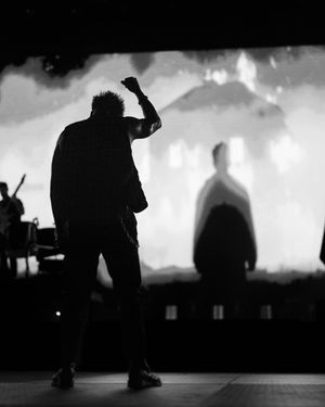 Image post by @paparoach on Instagram