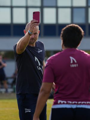 Image post by @salesharkswomen on Instagram