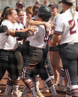 Image post by @siu_softball on Instagram