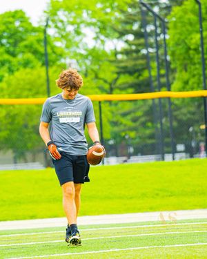 Image post by @ethanhindss on Instagram