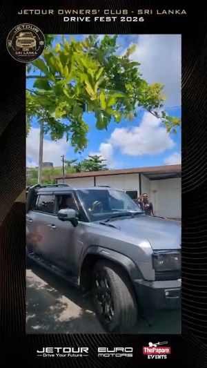 Video post by @thepaparelife on Facebook