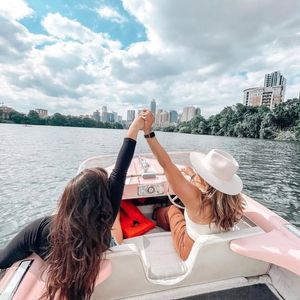 Image post by @retroboatrentalsatx on Facebook