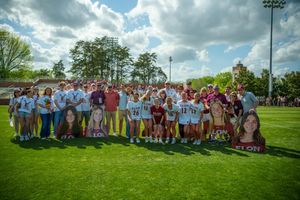 Image post by @elonwlax on Instagram