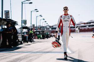 Image post by @INDYCARatIowa on Twitter