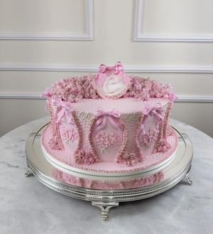 Image post by @rr_cakedesigners on Instagram