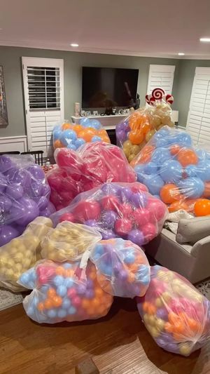 Video post by @balloons_by_victoria_dz on Instagram