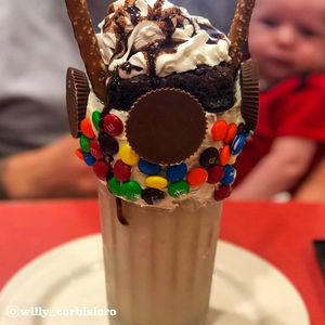 Image post by @friendlys on Instagram