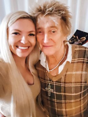 Image post by @katiekayofficial on Instagram