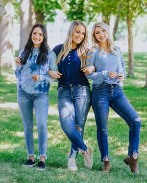 Image post by @shopfillyflair on Instagram