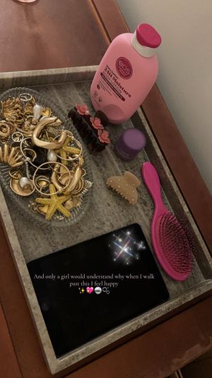 Video post by @deannacollins_ on TikTok