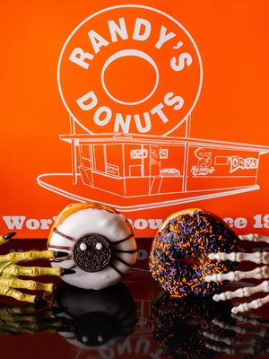 Image post by @randysdonuts on Instagram