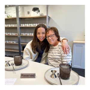 Image post by @auracandlebar on Instagram