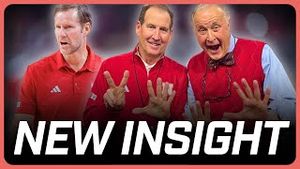 Video post by @hurrdatsports on YouTube