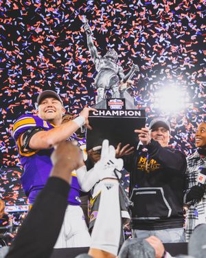 Image post by @ECUPiratesFB on Twitter