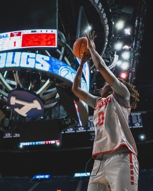 Image post by @uhcougarwbb on Instagram