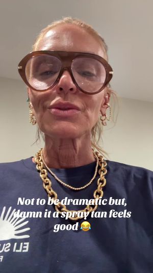 Video post by @shop.with.caroline on TikTok