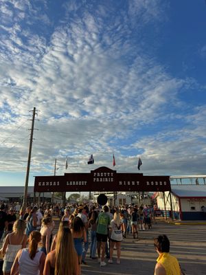 Image post by @sydneyhosick on Instagram