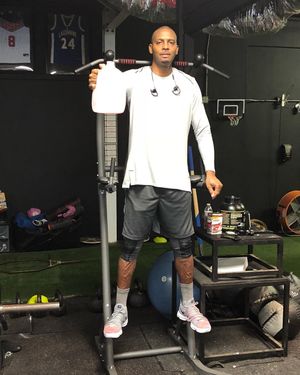 Image post by @iam1cent on Instagram