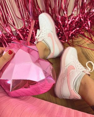 Image post by @loralyee on Instagram