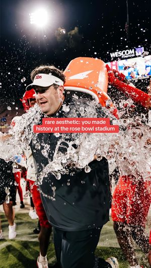 Video post by @unmlobofb_ on TikTok