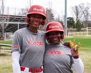 Image post by @uhcougarsb on Instagram