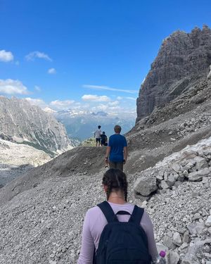 Image post by @putneystudenttravel on Facebook
