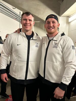 Image post by @umichwrestling on Twitter