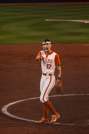 Image post by @TexasSoftball on Twitter