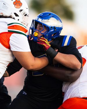 Image post by @smchs_football on Instagram