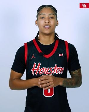 Image post by @uhcougarwbb on Instagram