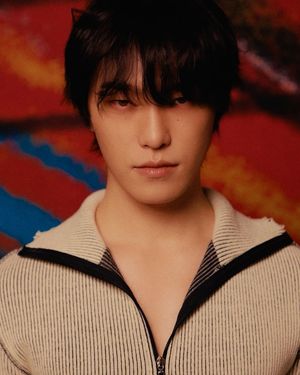Image post by @esquire.korea on Instagram