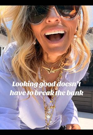 Video post by @shop.with.caroline on TikTok