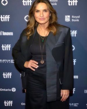 Image post by @therealmariskahargitay on Instagram