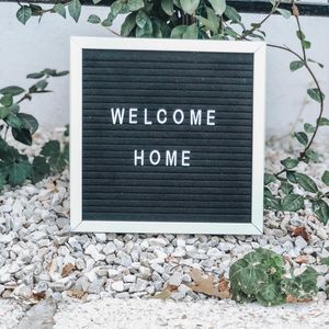 Image post by @thebowiesa on Instagram