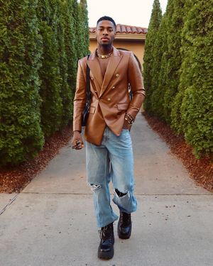 Image post by @deanthonyofficial on Instagram