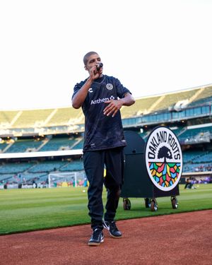 Image post by @oaklandroots on Instagram