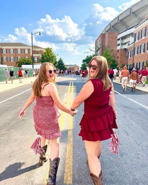 Image post by @uapanhellenic on Instagram