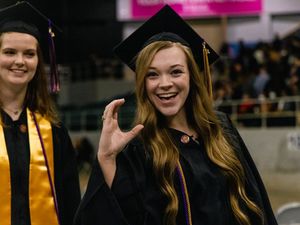 Image post by @UMHB on Twitter