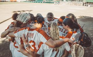 Image post by @texassoftball on Instagram