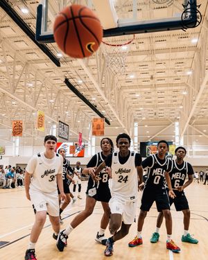 Image post by @nikeeyb on Instagram