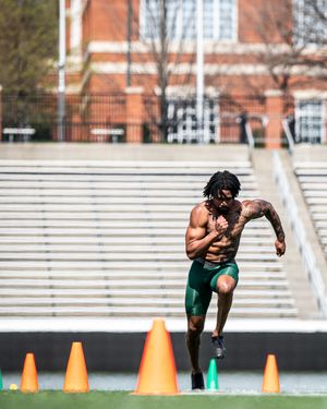 Image post by @charlottefootball on Instagram