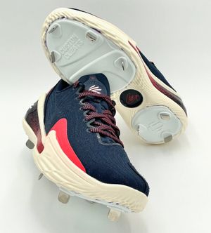 Image post by @customcleats on Instagram