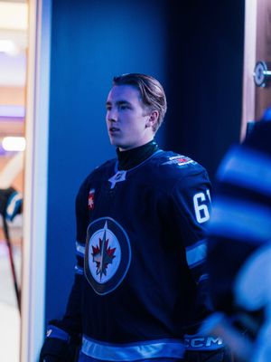 Image post by @nhljets on Instagram