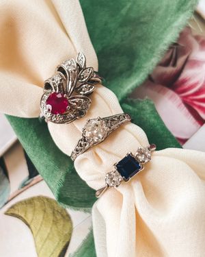 Image post by @maejeanvintage on Instagram