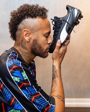 Image post by @soccerdotcom on Instagram